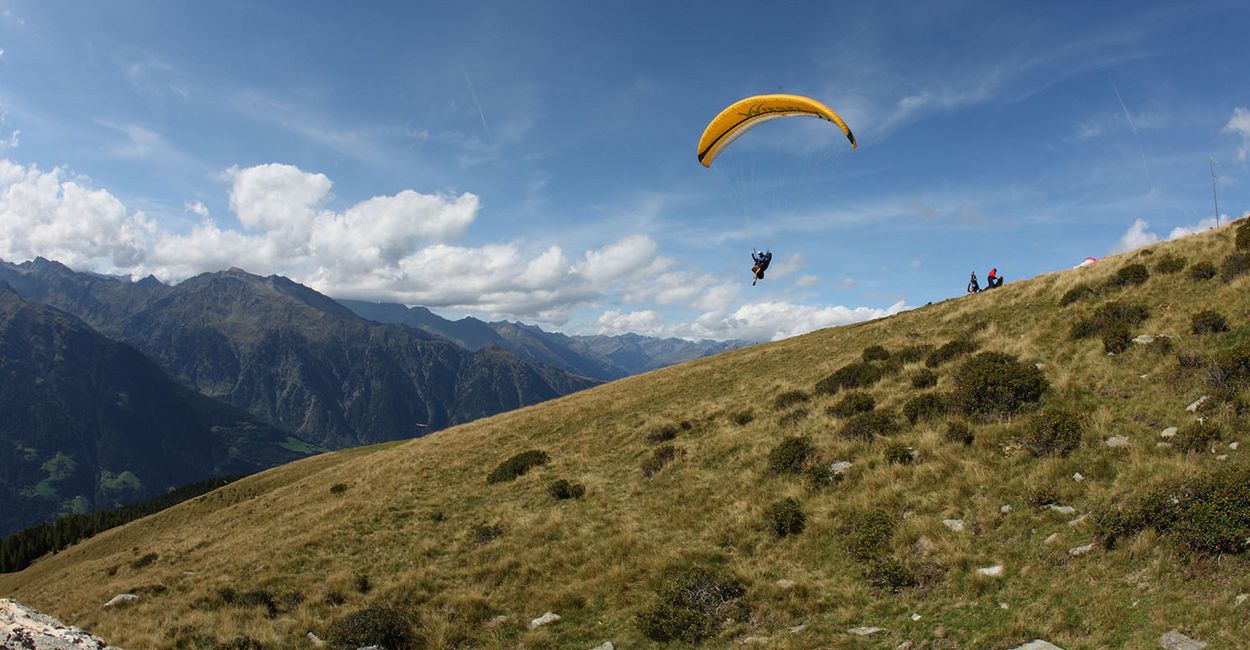 Paragleiter in Südtirol